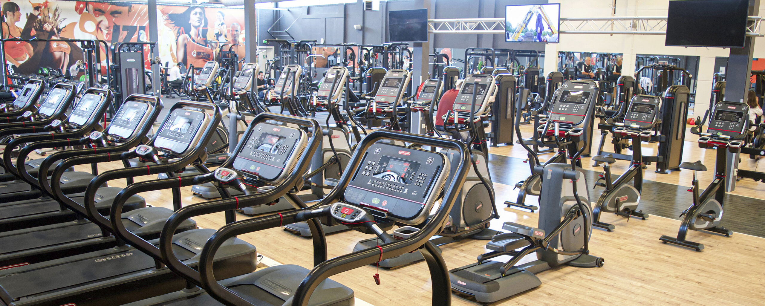 Cardio | sportschool | IZI Fitness Huizen